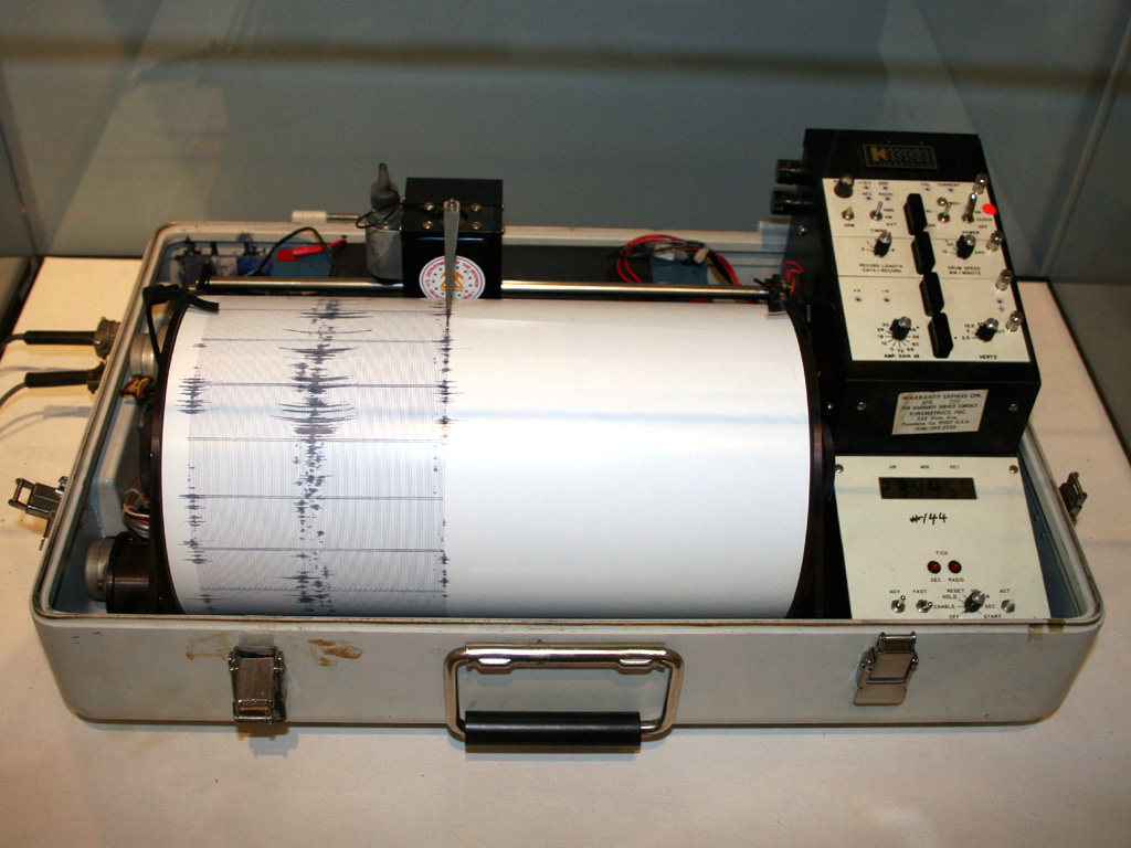 what is a seismic sensor